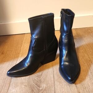DV Dolce Vita black bootie size 9